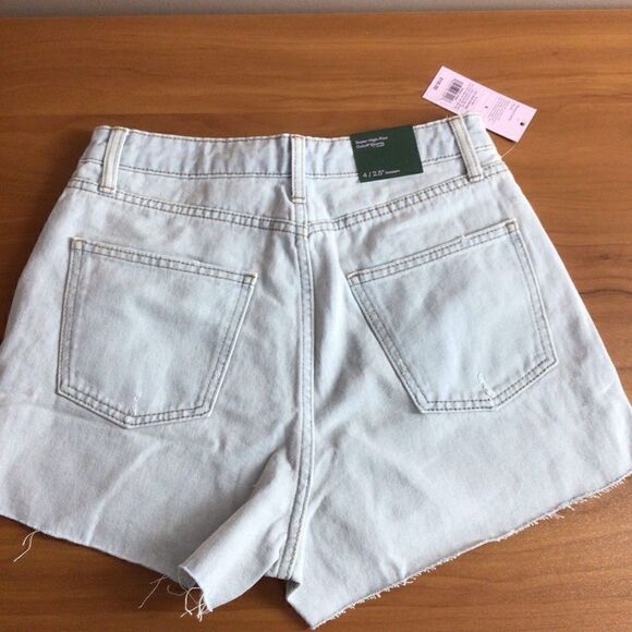 Woman’s Wild Fable Light Wash Super High Rise Cutoff Shorts‎ 4 - Picture 3 of 7